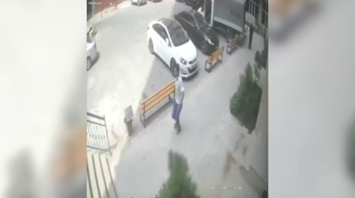 Oğurluq edən "patı" istifadəçisi binanın komendantını bıçaqladı - FOTO - VİDEO 