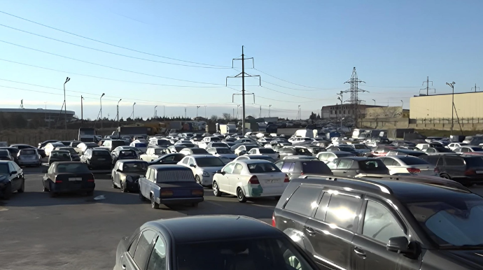 Cərimə meydançasında illərdir sahibini gözləyən avtomobillərin aqibəti necə olur? - VİDEO