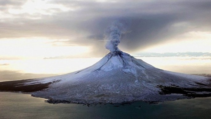 Alyaskada püskürən vulkanın külü 3,6 min metr hündürlüyə qalxıb