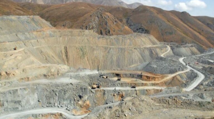 Azərbaycan Ordusu Zod qızıl yatağında bu texnikaları müsadirə etdi - VİDEO