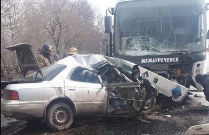 Qəza törədib qaçan “Toyota” avtobusla toqquşdu: 3 ölü, 2 yaralı - ANBAAN VİDEO (Yenilənib)