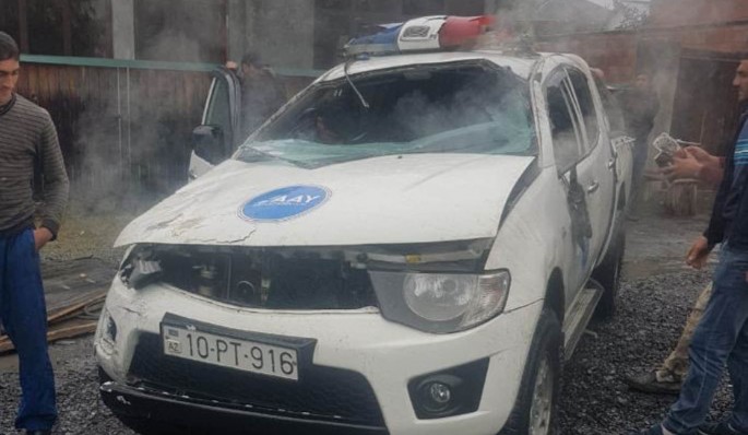 Agentliyə məxsus avtomobil qəzaya uğrayaraq yandı: 2 yaralı - FOTO + VİDEO