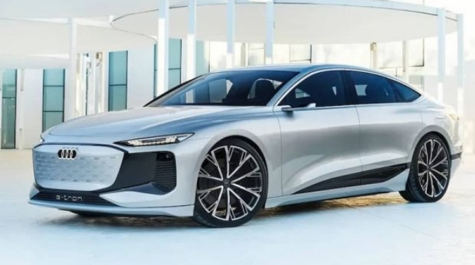 "Audi" yeni modelinin görüntülərini yayıb - FOTO