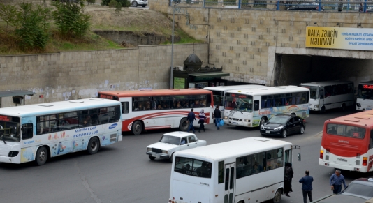 İctimai nəqliyyatda davranış qaydalarını aşılayan maarifləndirici tədbirlərə ehtiyac var