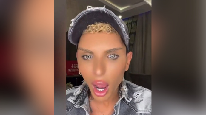 Gecə canlı açıb səs-küy saldı - Qonşusu şikayətçi oldu - VİDEO