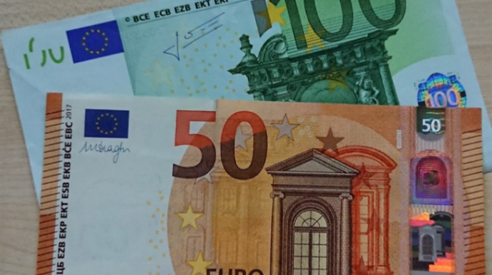 Bu ölkədə peyvənd olunanlara 150 avro verilir 