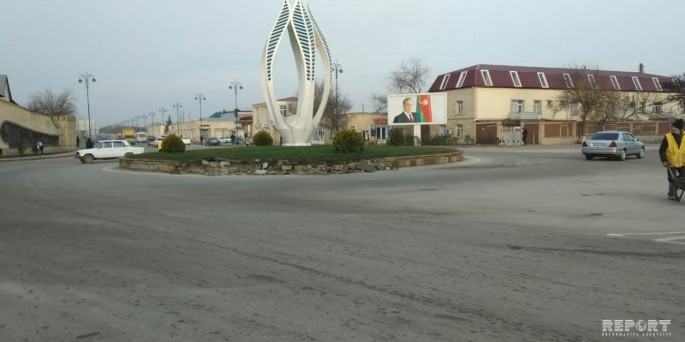 Avtomobil maneəyə çırpıld: sürücü xəsarət alıb - FOTO + VİDEO