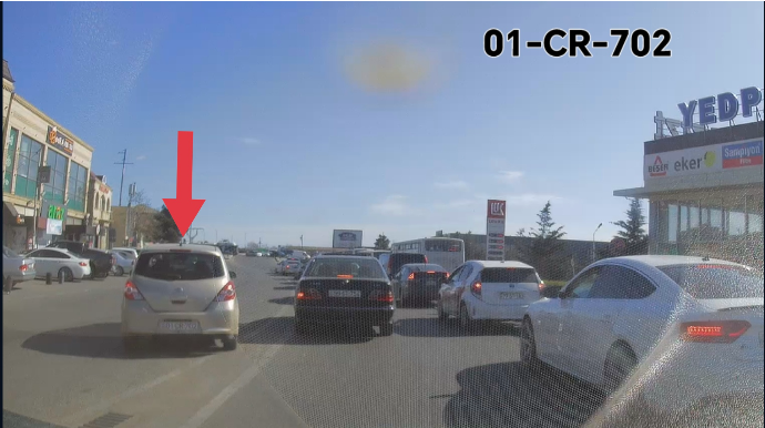 Tıxacda dözə bilməyən sürücü əks yola çıxdı - VİDEO