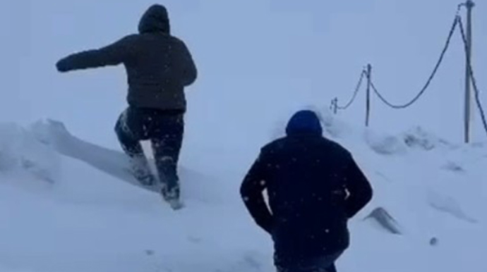 Dağlıq rayonlara qar yağır, şimşək çaxır - FAKTİKİ HAVA 