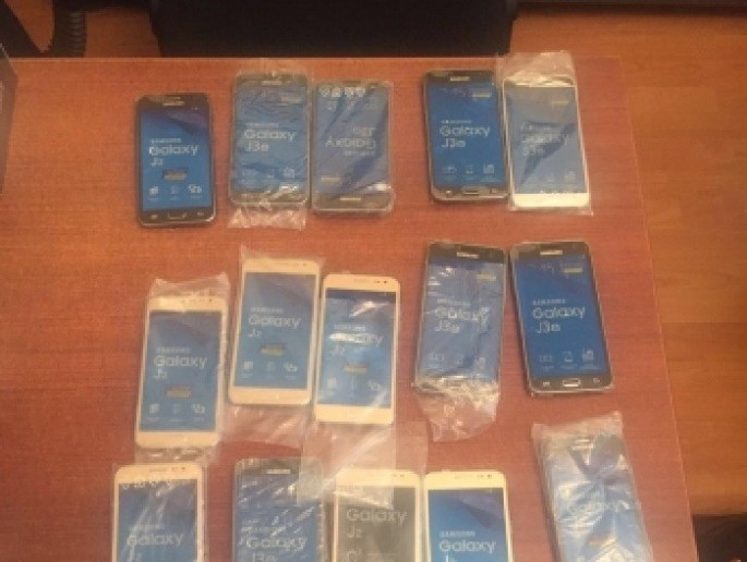Hava limanında qaçaqmalçılıq yolu ilə gətirilən mobil telefonlar aşkarlanıb