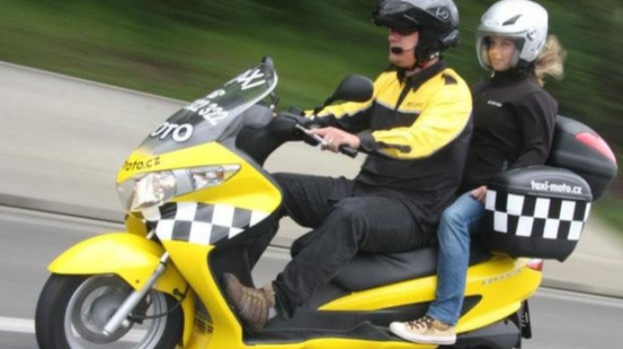 Sürətli, amma təhlükəli: Bakı tıxacına çarə olan moto taksilər - ARAŞDIRMA   - FOTO