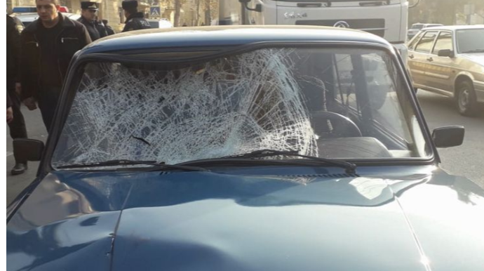 Sabirabadda iki minik avtomobili toqquşub, 3 nəfər xəsarət alıb