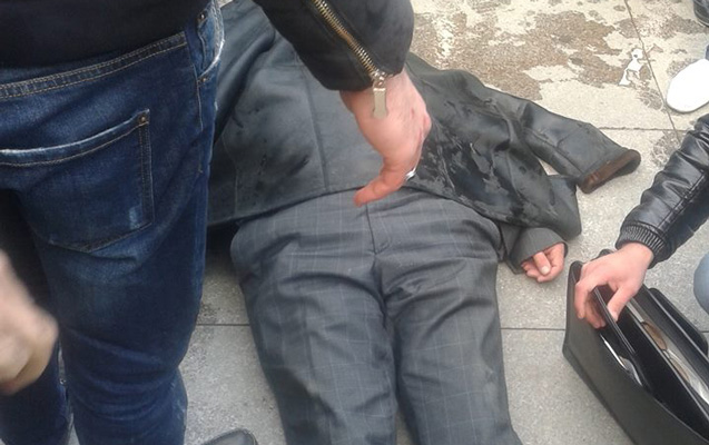 Azərbaycanlı jurnalist yolda yıxılaraq öldü - Foto