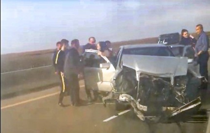 Ələt-Astara yolunda avtomobil maneəyə çırpılıb