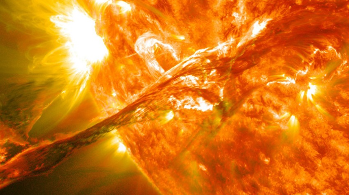 Günəşdə son illərin ən böyük partlayışı baş verib 