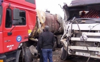 Siyəzəndə iki "Kamaz" toqquşdu: bir ölü