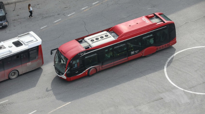 В Баку выделят отдельные полосы для автобусов