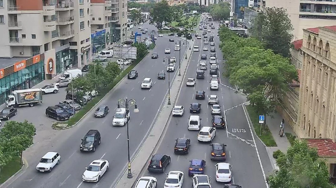 На каких улицах Баку 16 мая наблюдаются транспортные заторы? - ФОТО