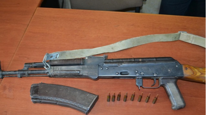 Polis silah-sursat aşkarladı 