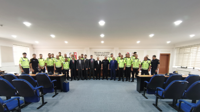 Xidmətdə fərqlənən nümunəvi yol polislərinə diplom və hədiyyələr verildi  - FOTO - VİDEO