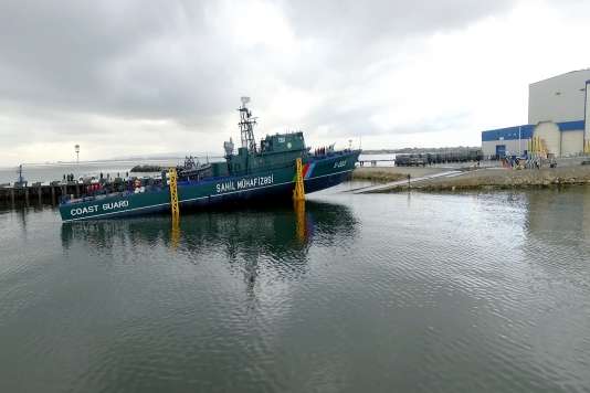 “Tufan” gəmisi Xəzər dənizinə endirildi - FOTO