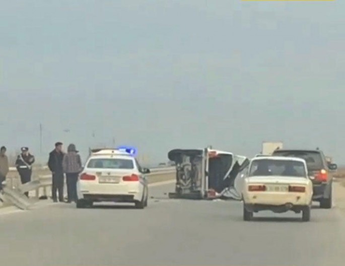 Bakı-Quba yolunda qəza: Niva aşdı