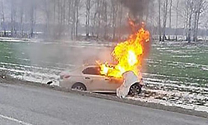 “PAZ” avtomobillə toqquşdu: 1 nəfər yanaraq öldü - FOTO