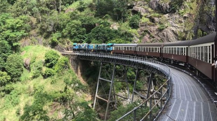 В Италии запустили поезд по маршруту "земель Данте Алигьери" 
