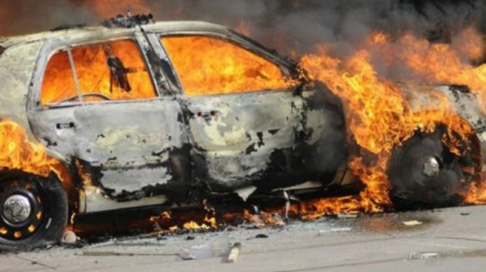 Bakıda avtomobil  yandı