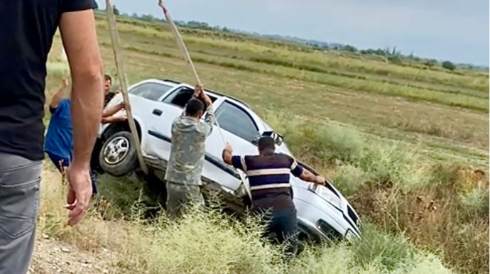 Zərdabda idarəetmədən çıxan “Opel” dərəyə yuvarlandı   - VİDEO