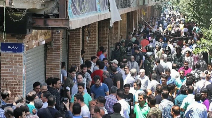 Tehranda etiraz aksiyaları başladı - VİDEO 