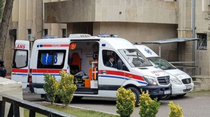 Azərbaycanda mikroavtobus qəzaya uğradı: Yaralılar var 