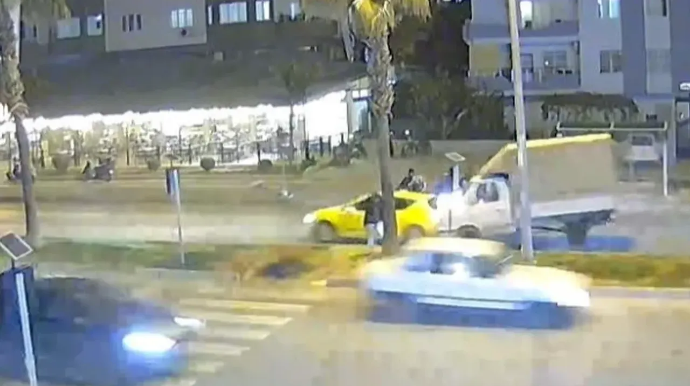 Piyada keçidində sürəti azaltmayan sürücülər zəncirvari qəzaya səbəb oldu – ANBAAN VİDEO 