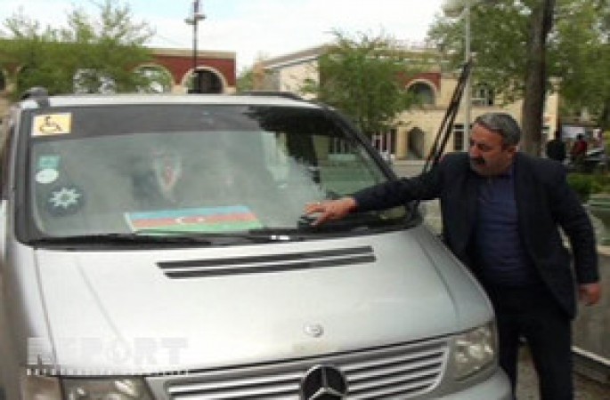 Ərəblərin Azərbaycanda atdığı güllə sərnişinlə dolu mikroavtobusa dəydi - VİDEO