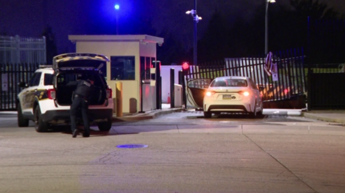 Pitsburqda avtomobil FTB binasının hasarına çırpıldı 