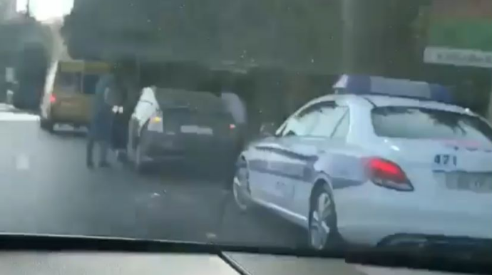 Bakıda zəncirvari qəza: 5 maşın toqquşdu - İkisi "Prius"dur - VİDEO