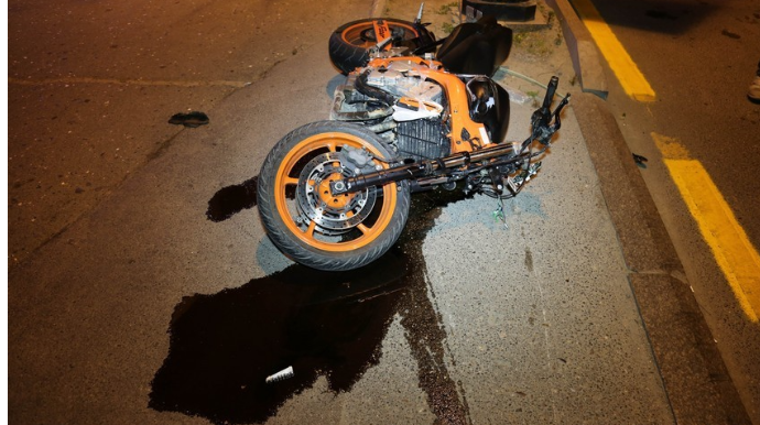 Bakıda motosikletçi qəza törətdi, xəstəxanalıq oldu 