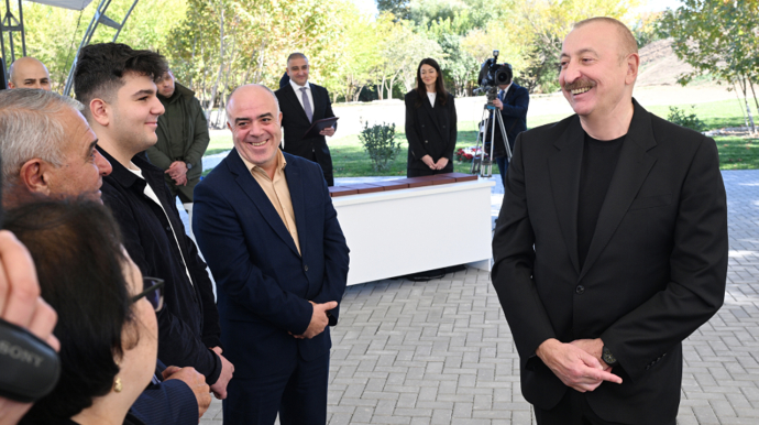 Prezident sakinlərlə görüşdü - FOTOLAR 