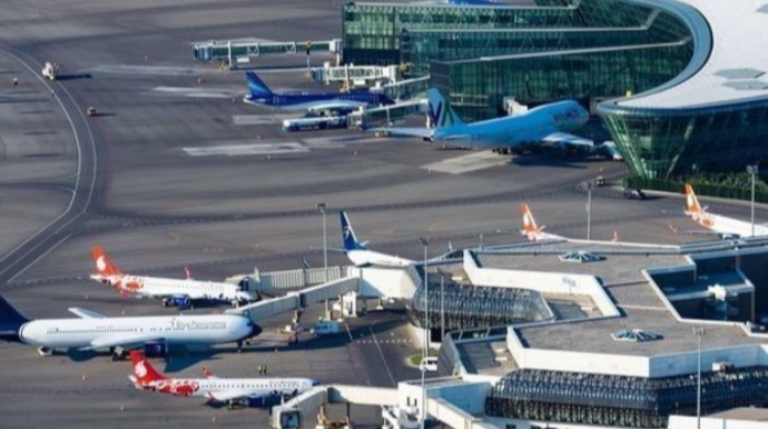 İstanbula uçan təyyarə Heydər Əliyev hava limanına təcili eniş edib 