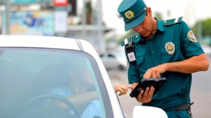 Sürücülük vəsiqəsinə də “zerkalnı nömrə”  almaq olacaq