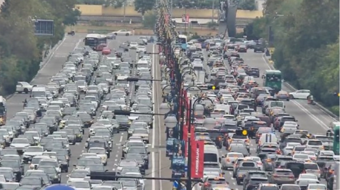 Bakıda 14 istiqamətdə tıxac var - SİYAHI