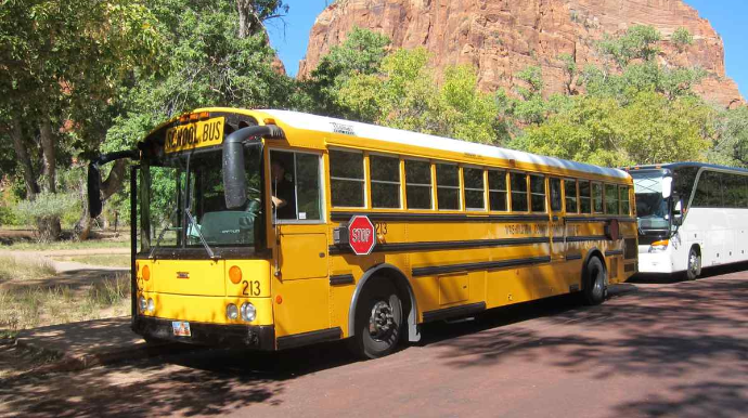 Avtobus dayanacağında parklanmaya görə 1700 manat cərimə və ya 10 gün HƏBS 