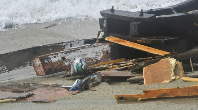 İtaliyada turist qayığı batıb, ölənlər var 