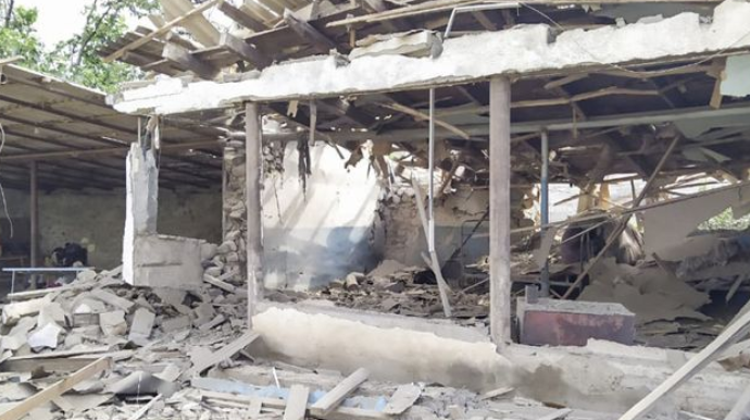 "Ermənilərin son üç gündə Dondar Quşçuya atdığı mərmilər 8 evə ziyan vurub, onlardan 2-si dağılıb" 