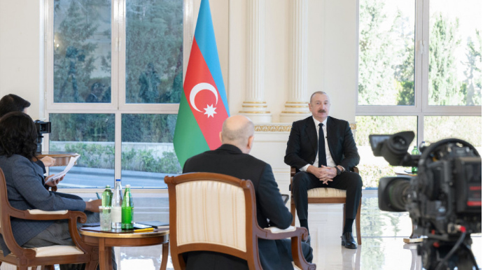 Azərbaycan Prezidenti yerli televiziya kanallarına müsahibə verib - VİDEO