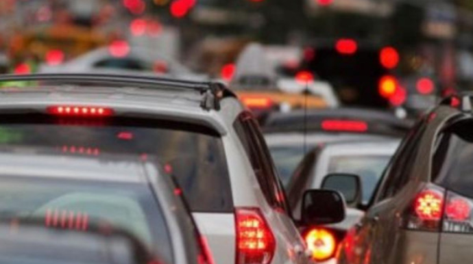 Sürücülərin NƏZƏRİNƏ : Paytaxtın mərkəzi küçələrində sıxlıq var