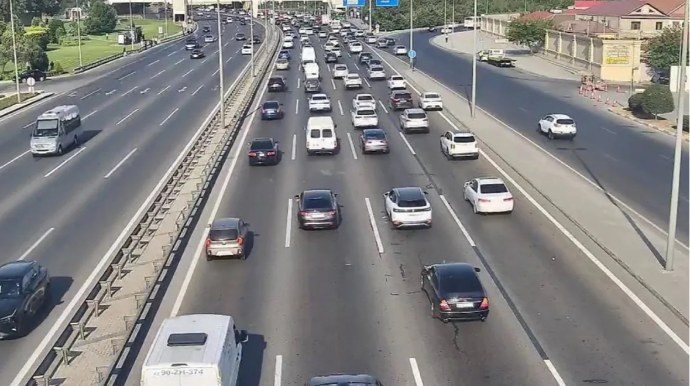Bəzi yollarda sıxlıq yarandı - SİYAHI 