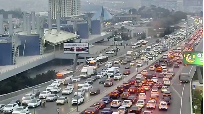 Paytaxtın 18 küçəsində tıxac var - SİYAHI 