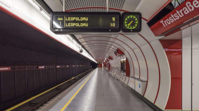 Yeniyetmə oyuncaq tapança ilə metronun işini dayandırdı 