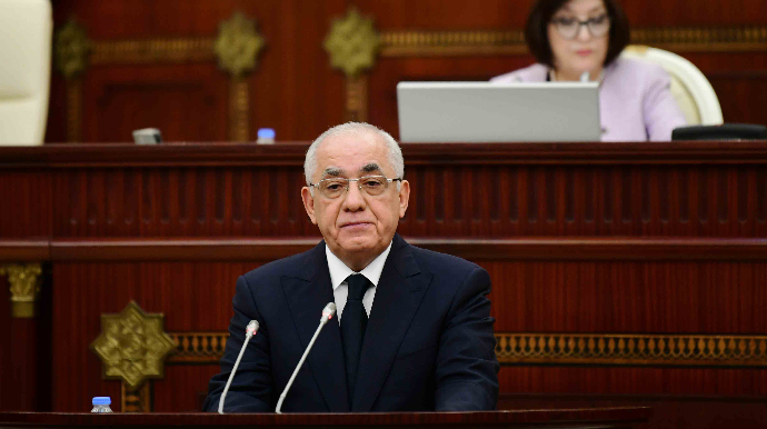 Baş nazir Milli Məclisin iclasında iştirak edir